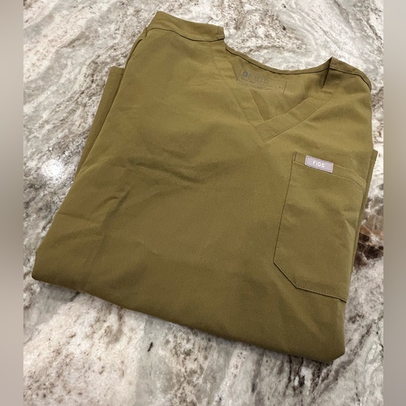 Figs Catarina™ One-Pocket Scrub Top, Martini- Size S - Picture 4 of 9